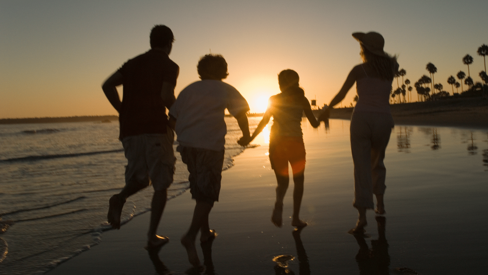Sunset à la plage en famille quand on s'expatrie en famille à l'Ile Maurice|Témoignage d'Amandine et de sa famille expatriée à l'Ile Maurice|
