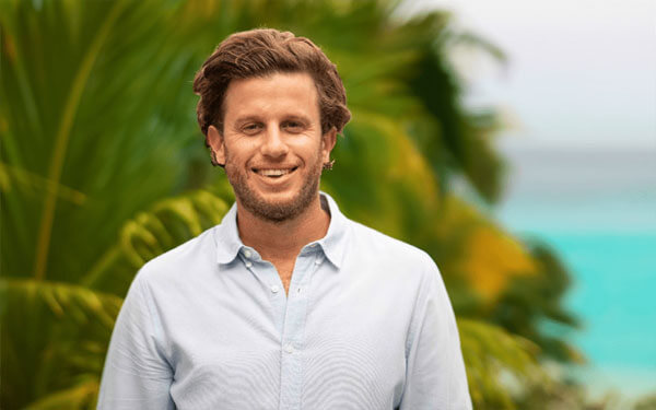 Emmanuel-ceo-smartraveller-600×375