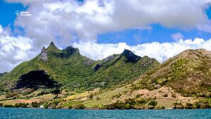 Expatriation île Maurice 2026 – paysage et qualité de vie Paysage montagneux de l’île Maurice – cadre naturel pourexpatriation île Maurice 2026